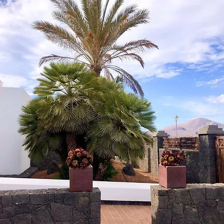 Belvilla By Oyo A, Cleaning Included Hébergement de vacances Playa Blanca (Lanzarote)